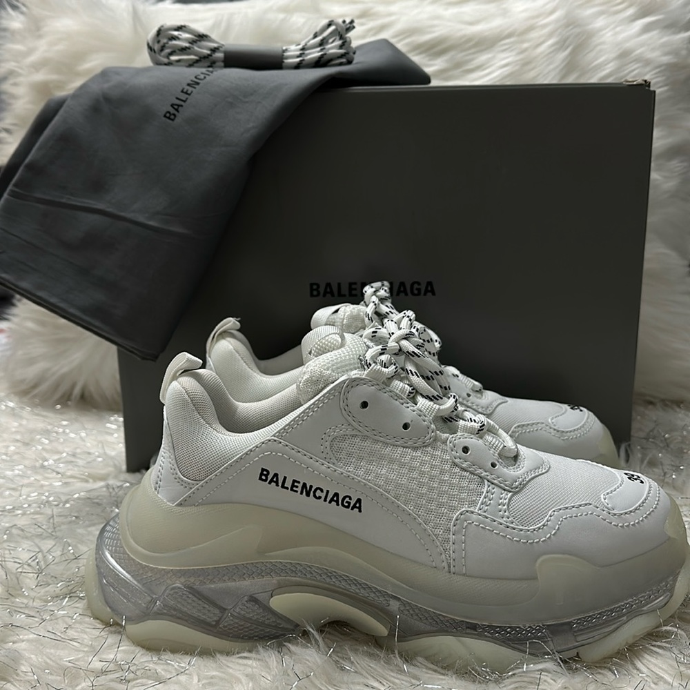 Authentic balenciaga triple s sneaker white/iridescent iridescent clear sole NIB